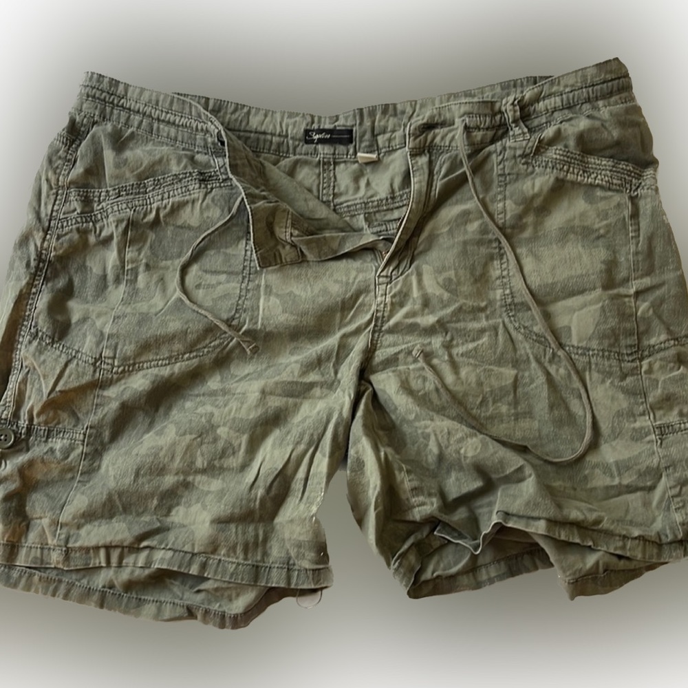 Green Shorts 16
